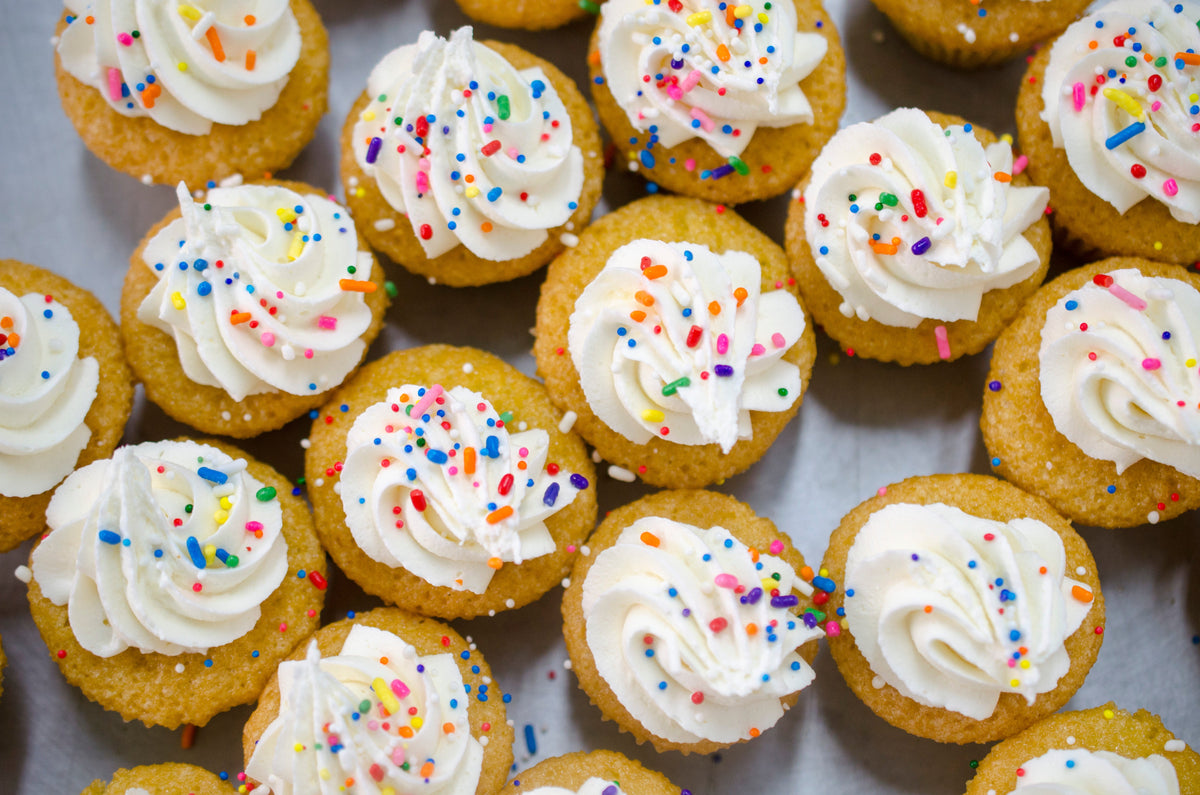 Vanilla Mini Cupcakes - 12pk